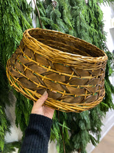 Load image into Gallery viewer, TREE SKIRT | BROWN