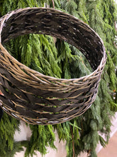 Load image into Gallery viewer, TREE SKIRT | DARK