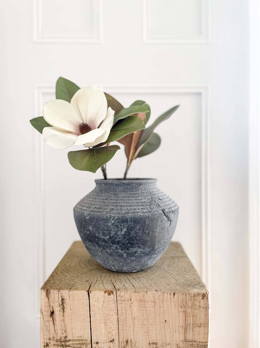 Kaela Terracotta Vase – Wide Body with Ridged Neck