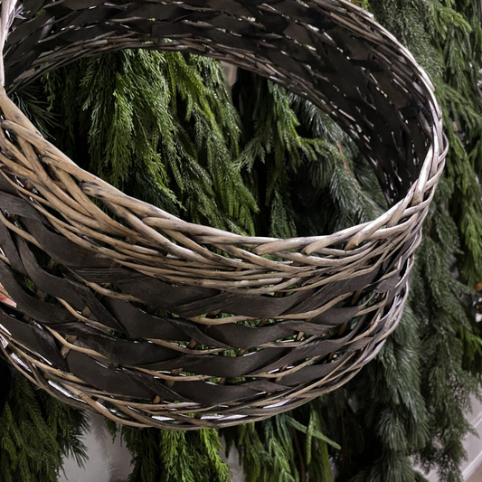 TREE SKIRT | DARK