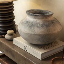 Load image into Gallery viewer, Nara Pierrot Terracotta Vase