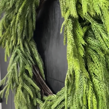 Load image into Gallery viewer, NORFOLK | 24" HEART WREATH