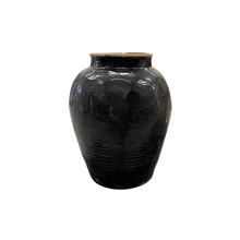 Load image into Gallery viewer, Leon | Glazed Pottery

