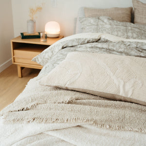 BOUCLE BED BLANKET - OFF WHITE