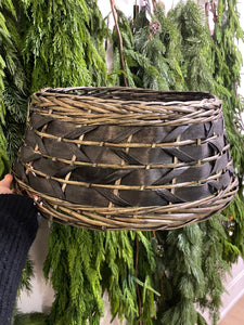 TREE SKIRT | DARK