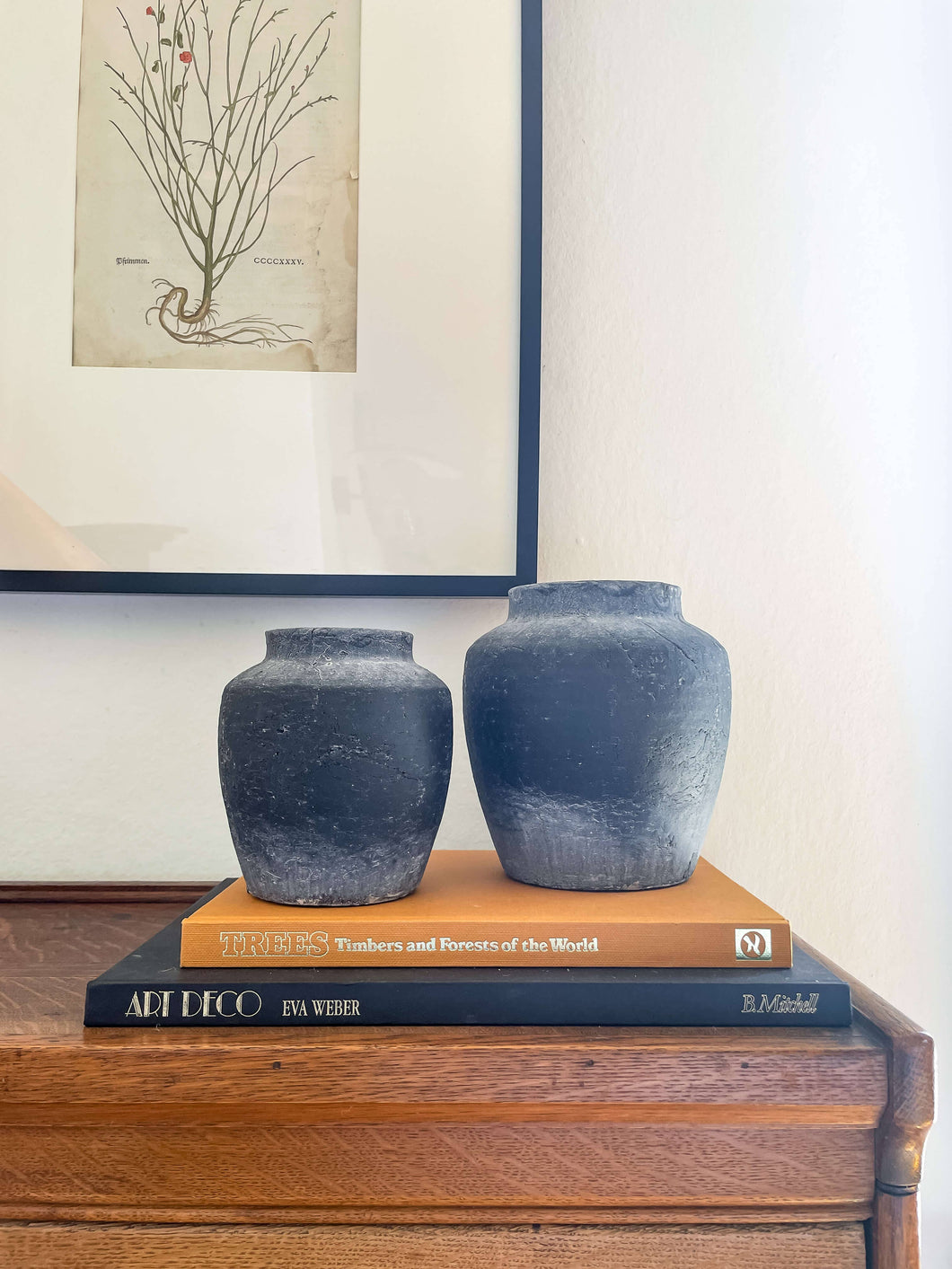 Anera Terracotta Vase – Tall Rounded Charcoal Form