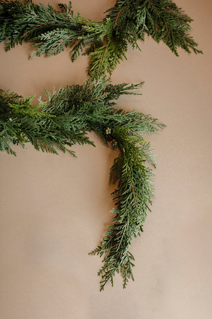 WHITE CEDAR | GARLAND