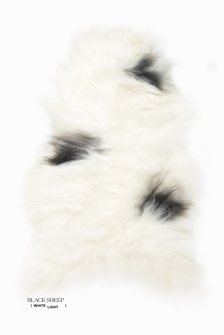 Spotted Icelandic Sheepskin | Minimal