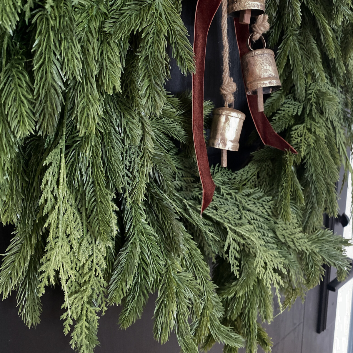 SPRUCE & CEDAR  | 26" HEART WREATH