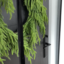 Load image into Gallery viewer, NORFOLK | 24&quot; HEART WREATH
