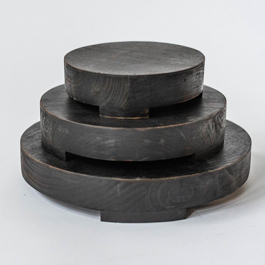 Distressed Black Riser